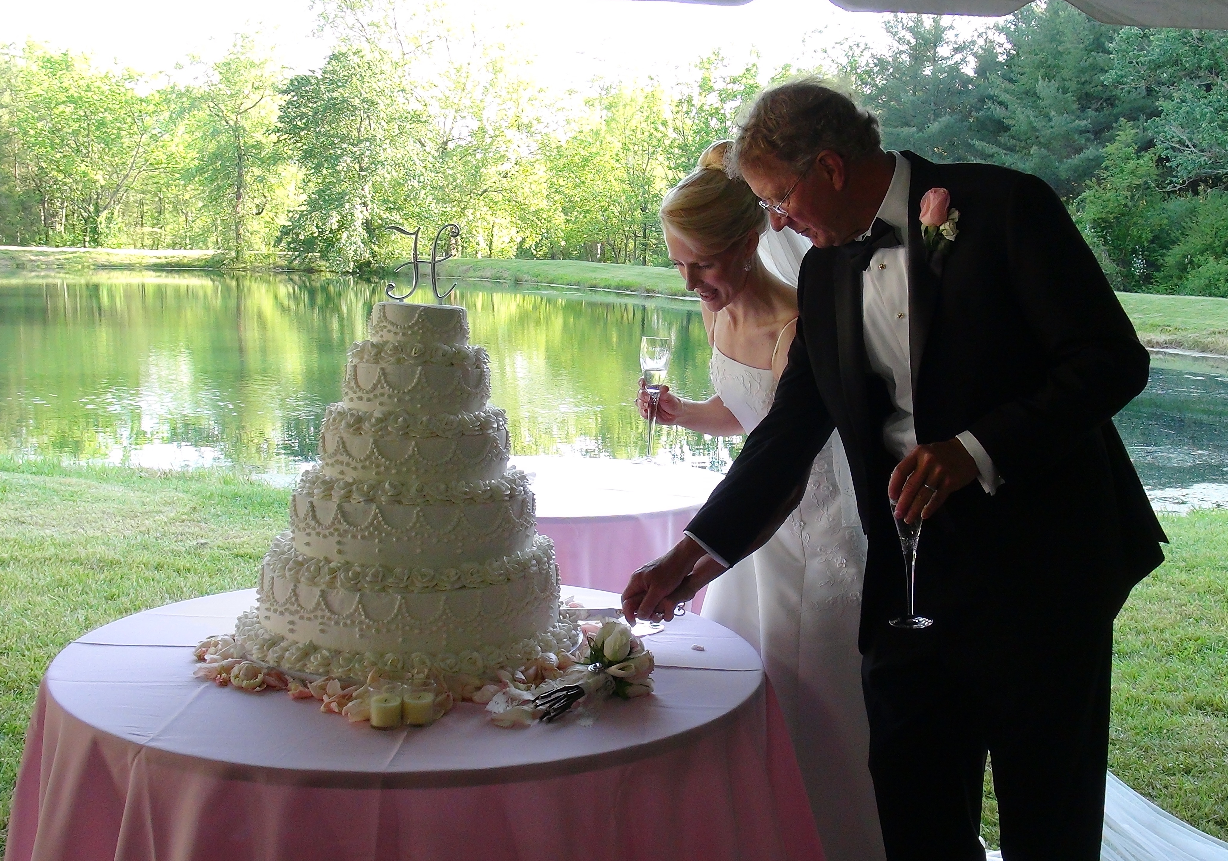 cuttingcake.jpg